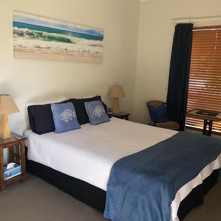 Beachhouse Bed And Breakfast Redcliffe Eksteriør billede